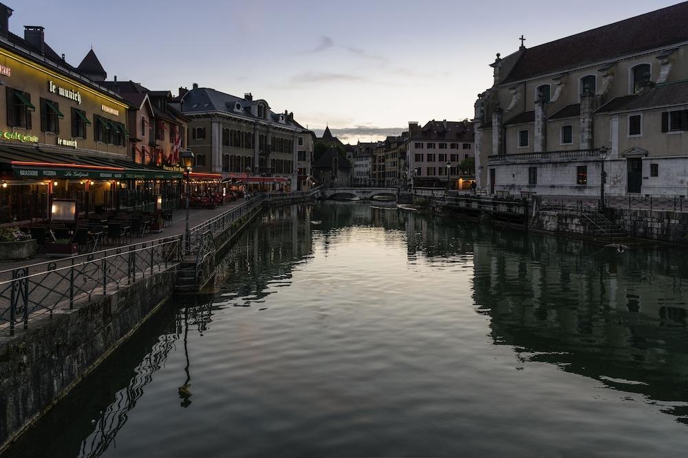 Greet Hotel Annecy Cran-Gevrier Екстер'єр фото